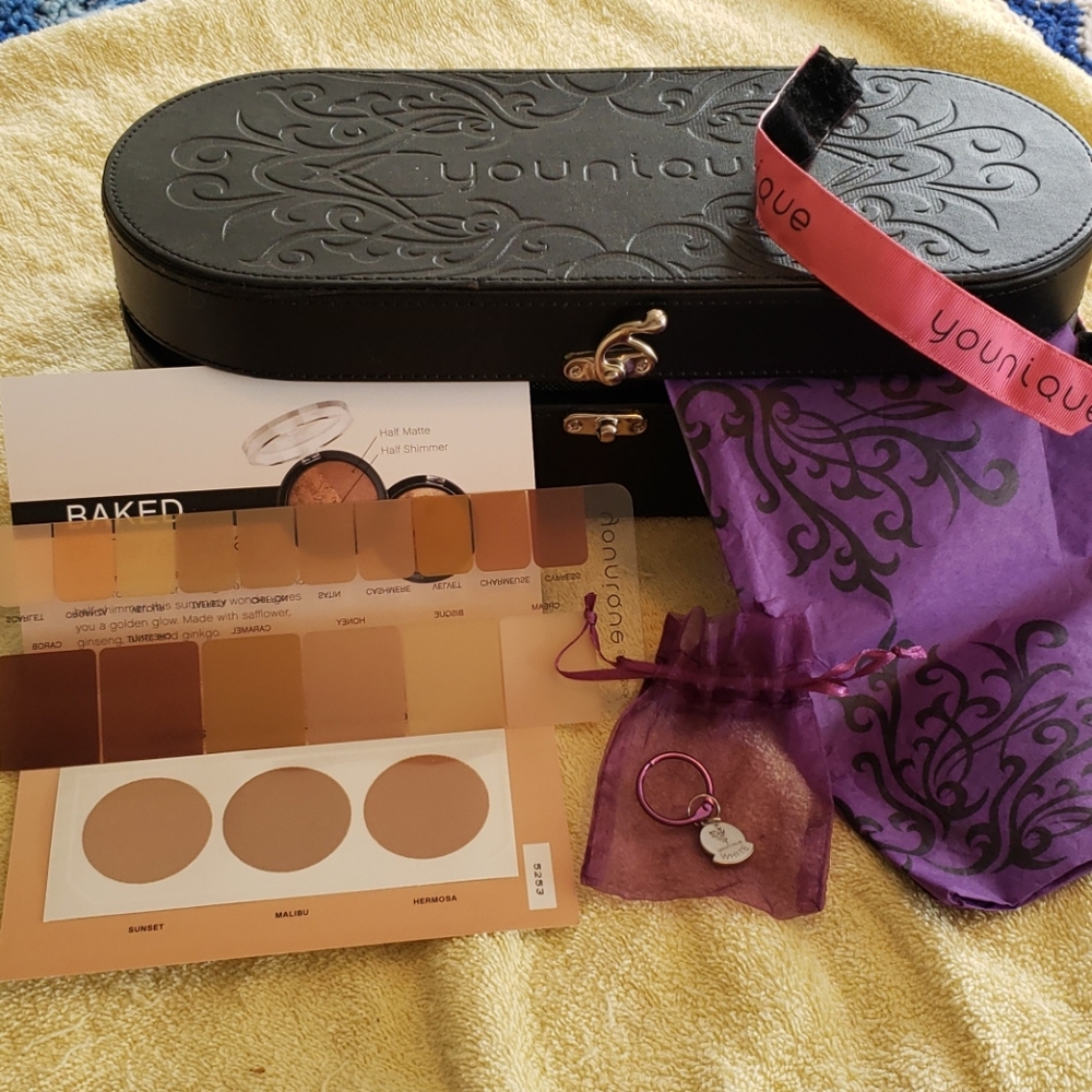 Younique makeup case and extras